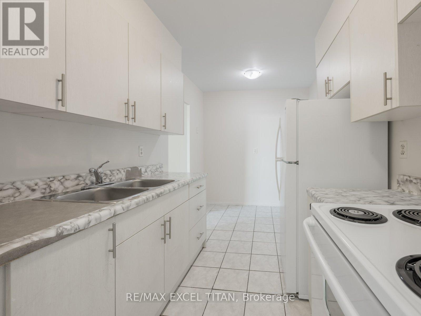 301 - 1385 Midland Avenue, Toronto, Ontario  M1P 3B8 - Photo 17 - E13747066