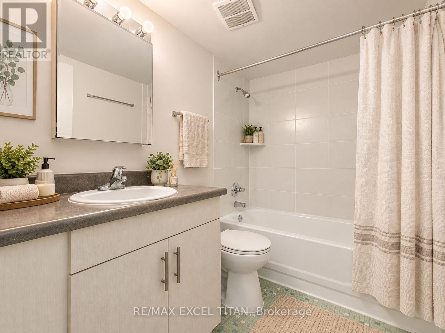 301 - 1385 Midland Avenue, Toronto, Ontario  M1P 3B8 - Photo 22 - E13747066