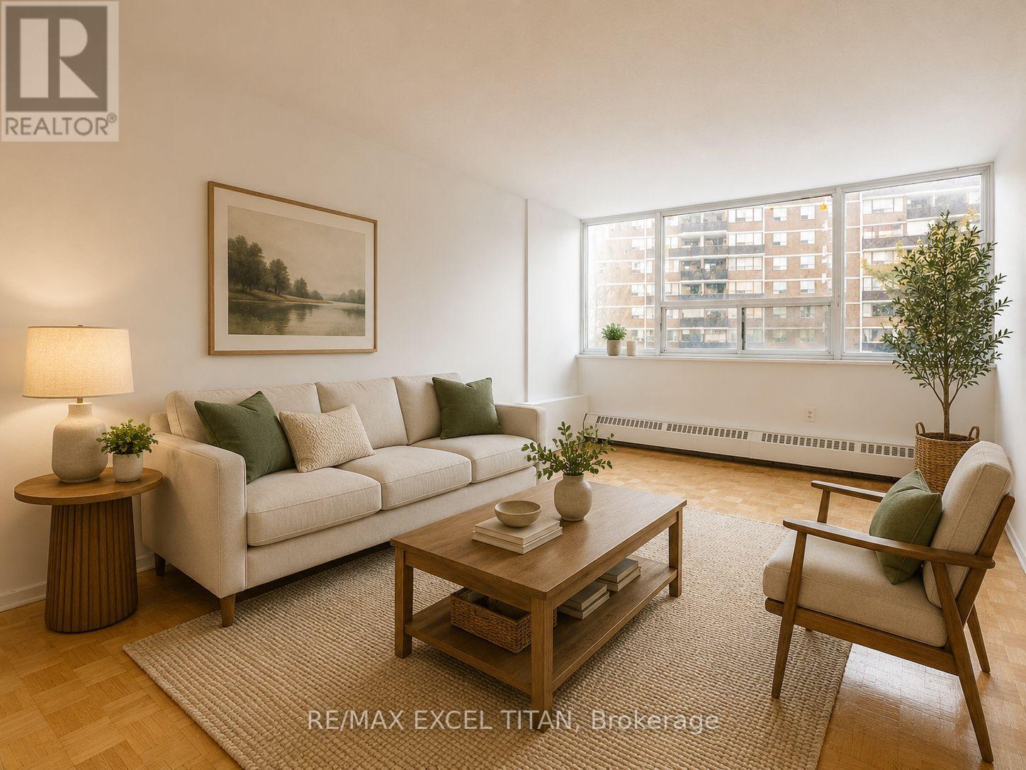 301 - 1385 Midland Avenue, Toronto, Ontario  M1P 3B8 - Photo 3 - E13747066