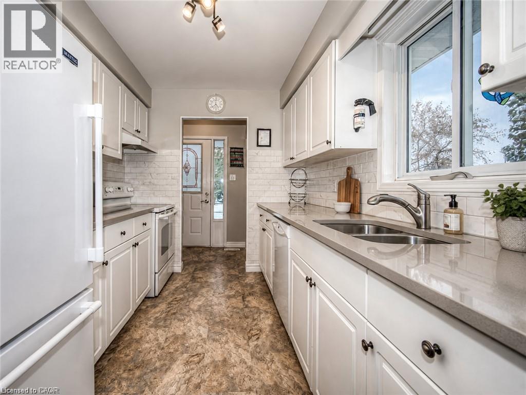 652 Jacob Lane Unit# A, Waterloo, Ontario  N2V 2G9 - Photo 15 - 40860239