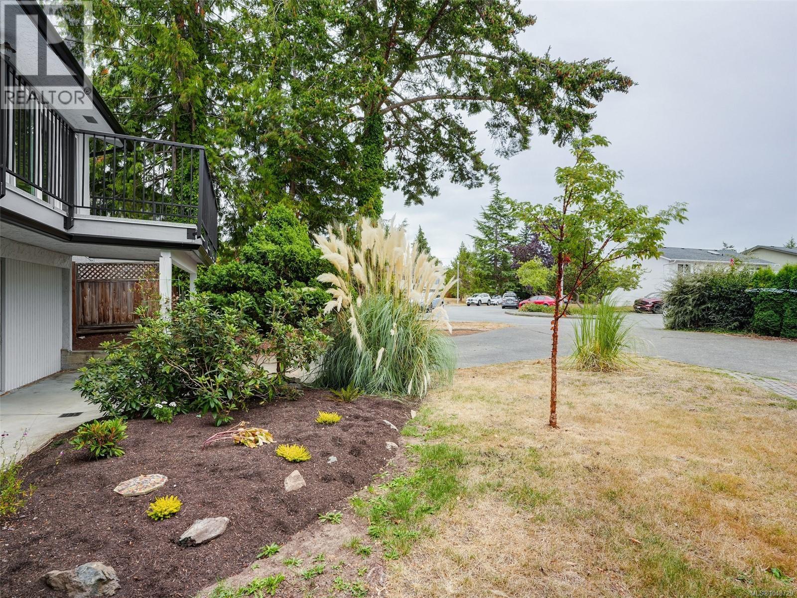 4468 Fairmont Pl, Saanich, British Columbia  V8N 4R3 - Photo 36 - 1048729