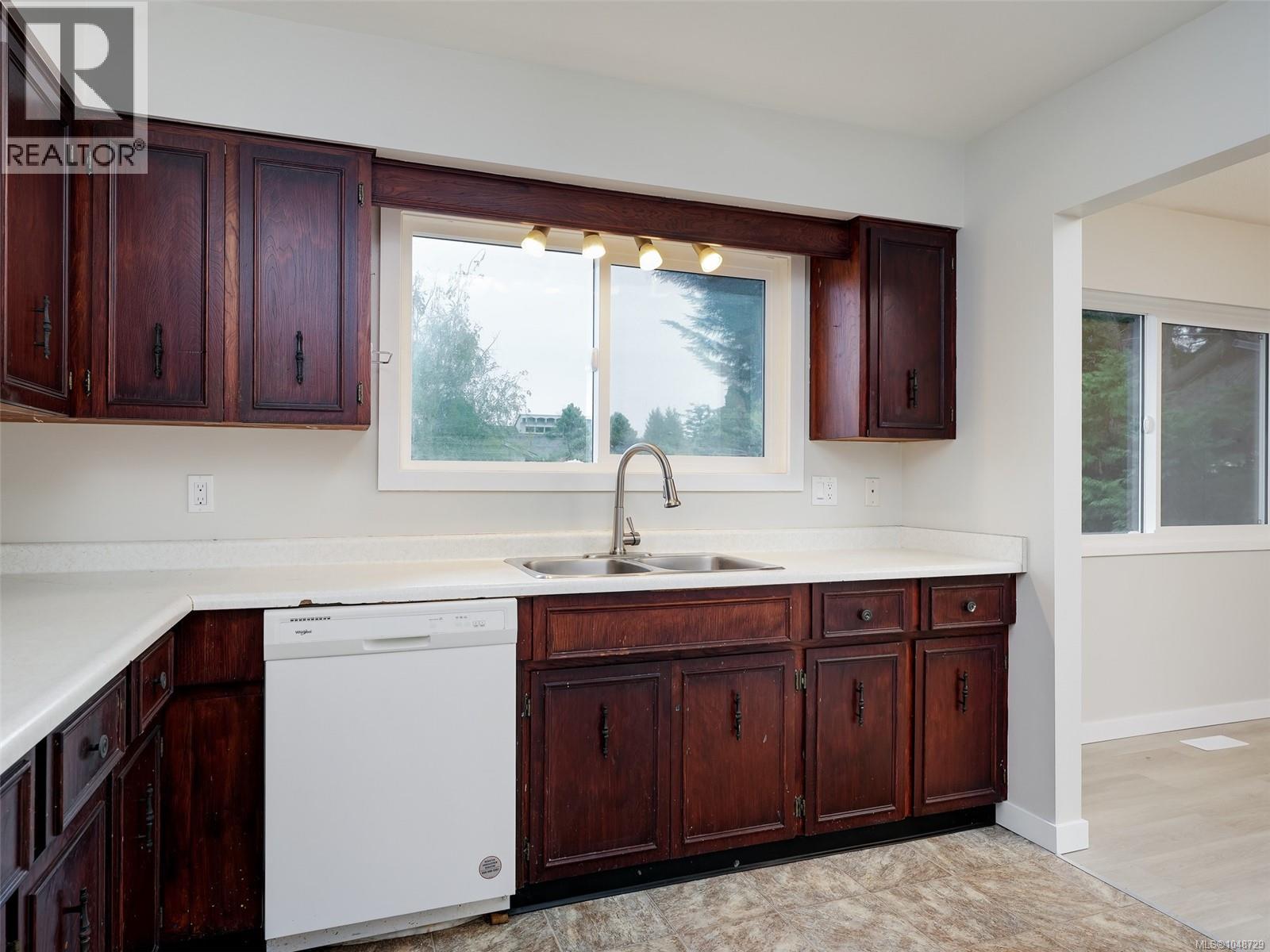 4468 Fairmont Pl, Saanich, British Columbia  V8N 4R3 - Photo 9 - 1048729