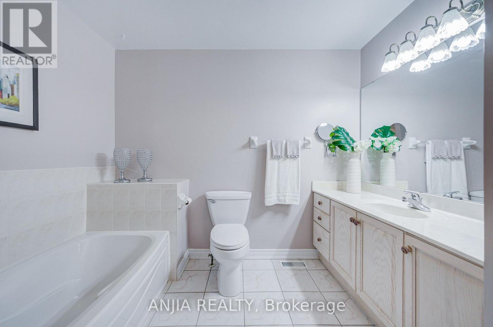 52 Augusta Drive Way, Markham, Ontario L6E 1B5 - Photo 24 - N13746860