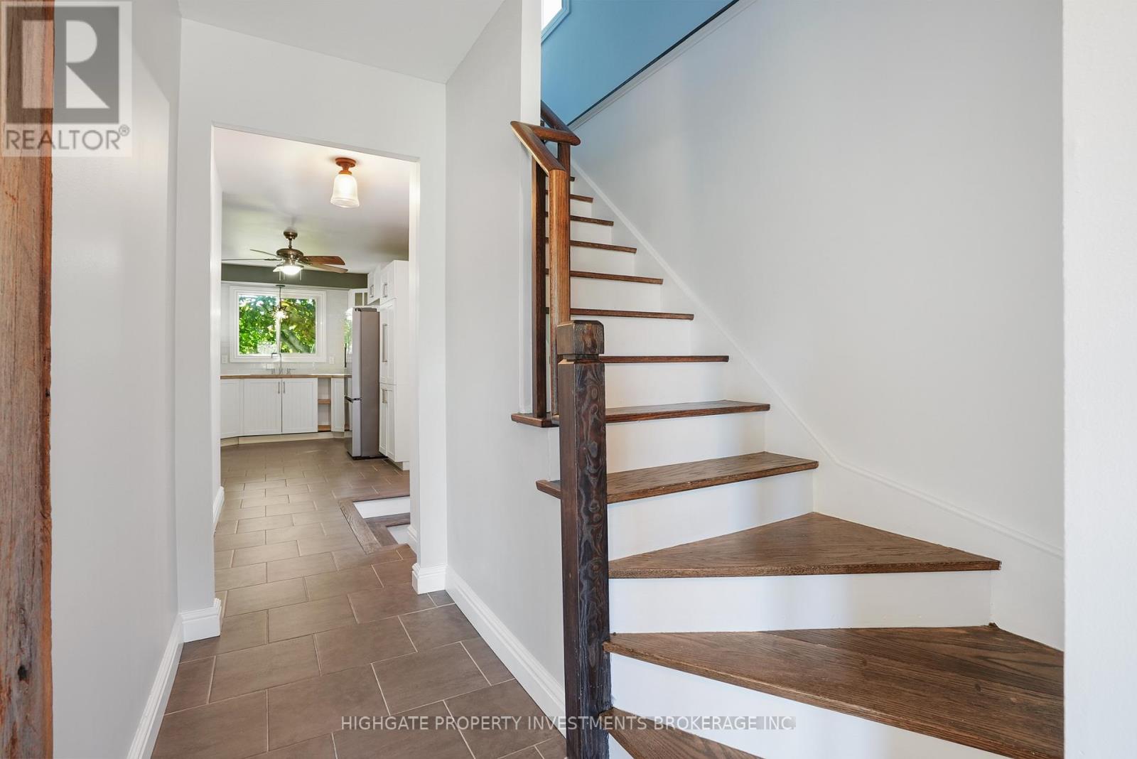 Upper - 85 Daphne Crescent, Barrie (Cundles East), Ontario  L4M 2Y7 - Photo 10 - S13746890