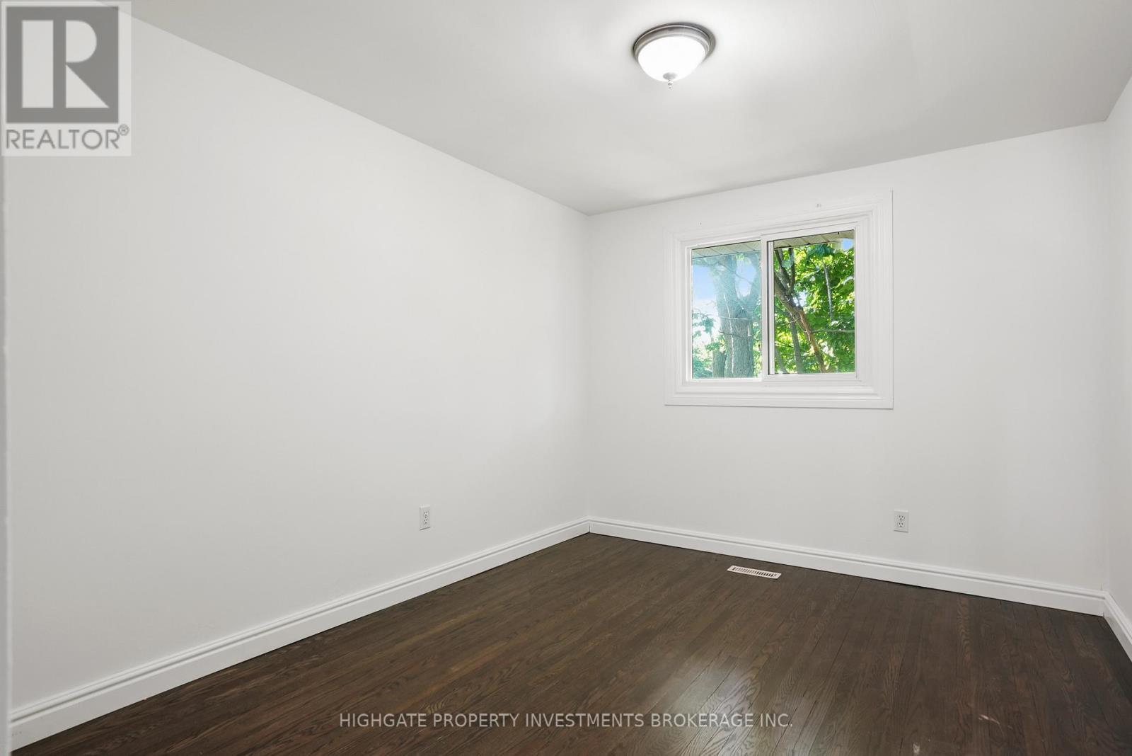 Upper - 85 Daphne Crescent, Barrie (Cundles East), Ontario  L4M 2Y7 - Photo 13 - S13746890