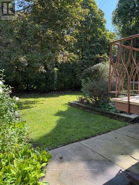 9 Stockbridge Avenue N, Toronto, Ontario  M8Z 4M6 - Photo 13 - W13746838