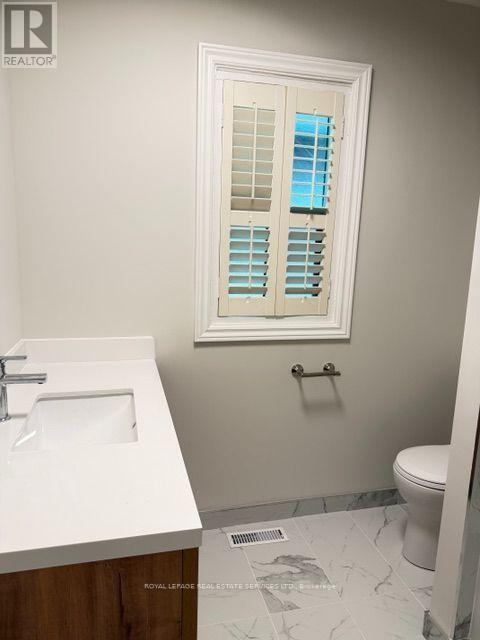 9 Stockbridge Avenue N, Toronto, Ontario  M8Z 4M6 - Photo 9 - W13746838