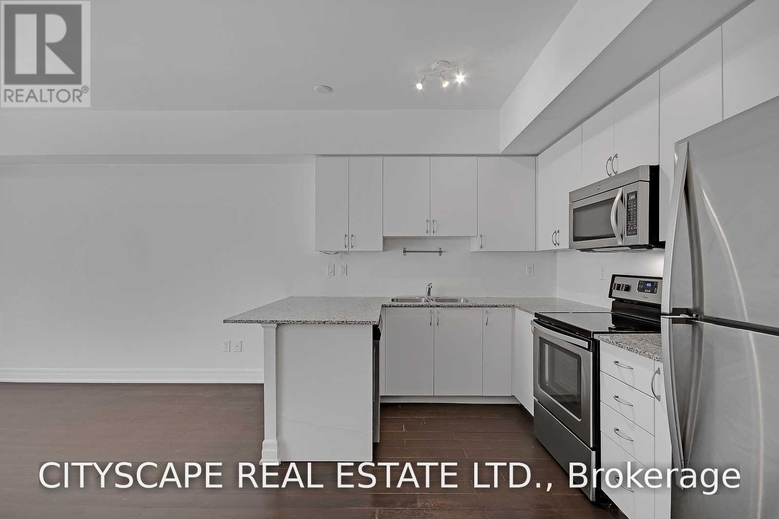 702 - 57 Macaulay Avenue, Toronto, Ontario  M6P 3P5 - Photo 3 - W13746884