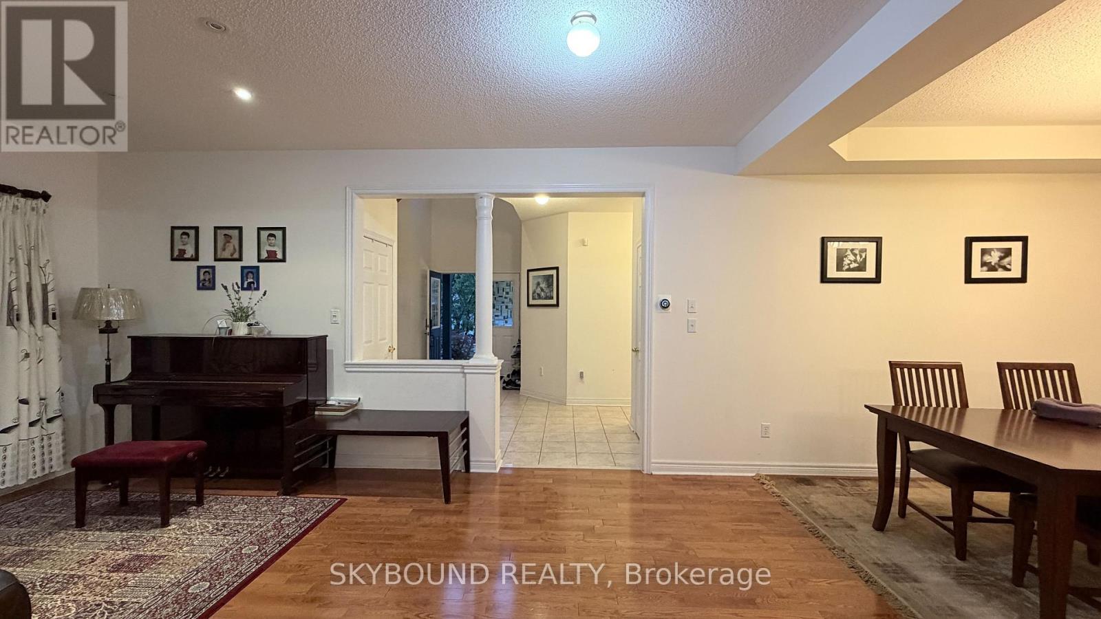 3777 Quiet Creek Drive, Mississauga, Ontario  L5M 8A9 - Photo 6 - W13746888