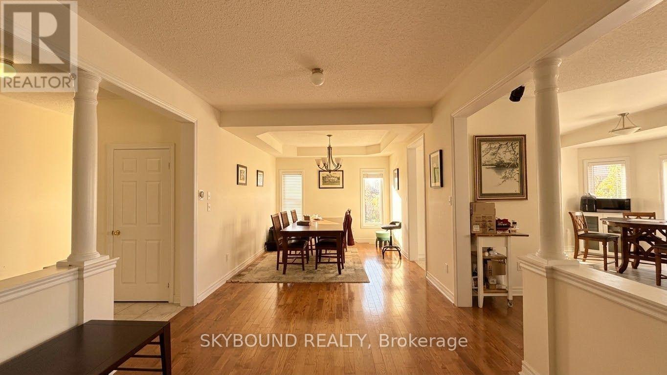 3777 Quiet Creek Drive, Mississauga, Ontario  L5M 8A9 - Photo 9 - W13746888