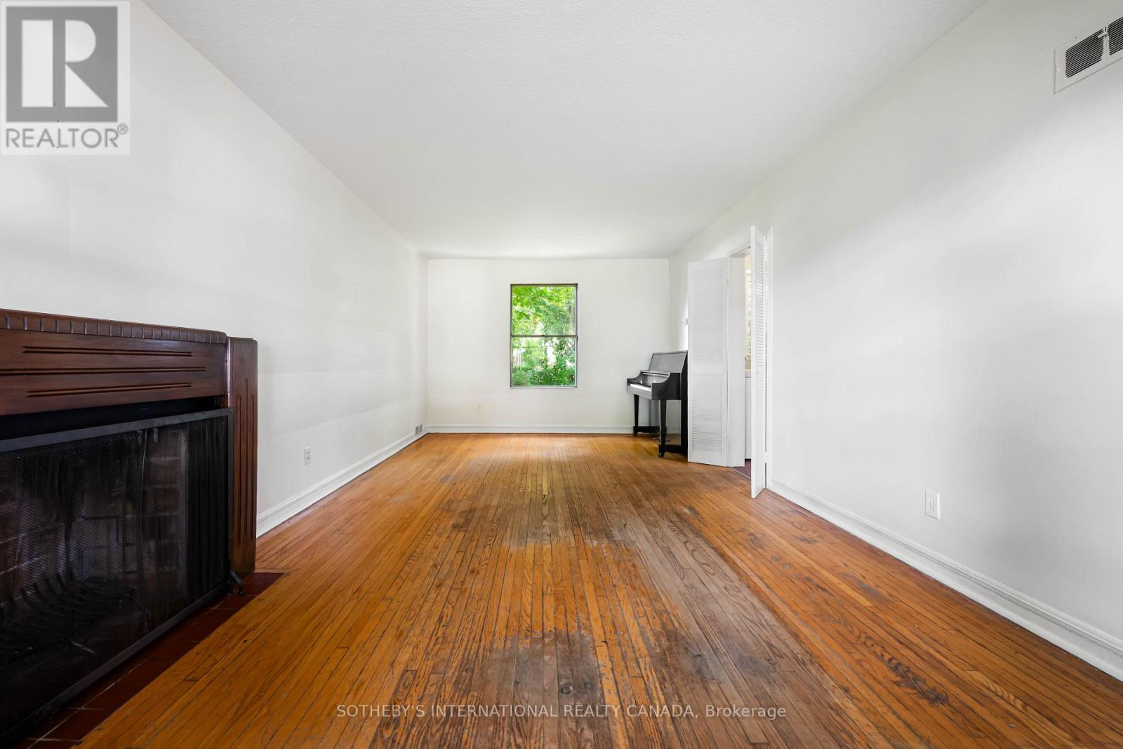 2050 Russett Road, Mississauga, Ontario  L4Y 1B9 - Photo 10 - W13746936