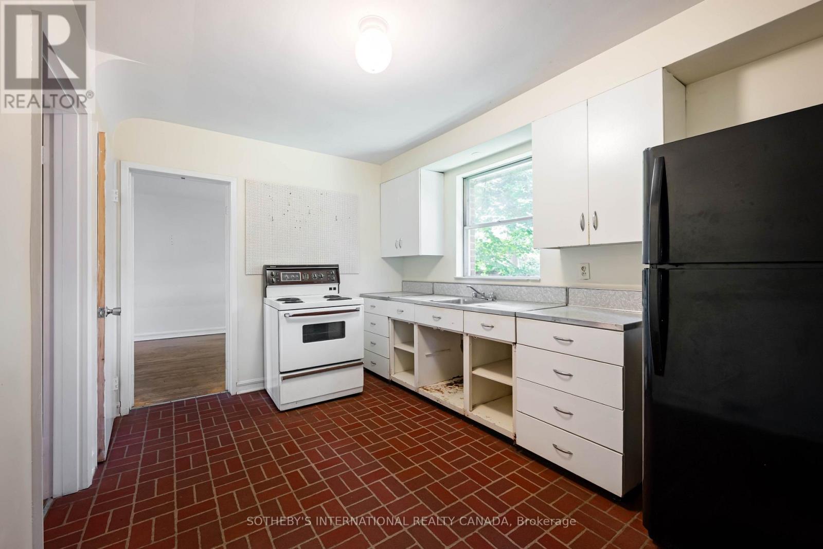2050 Russett Road, Mississauga, Ontario  L4Y 1B9 - Photo 14 - W13746936