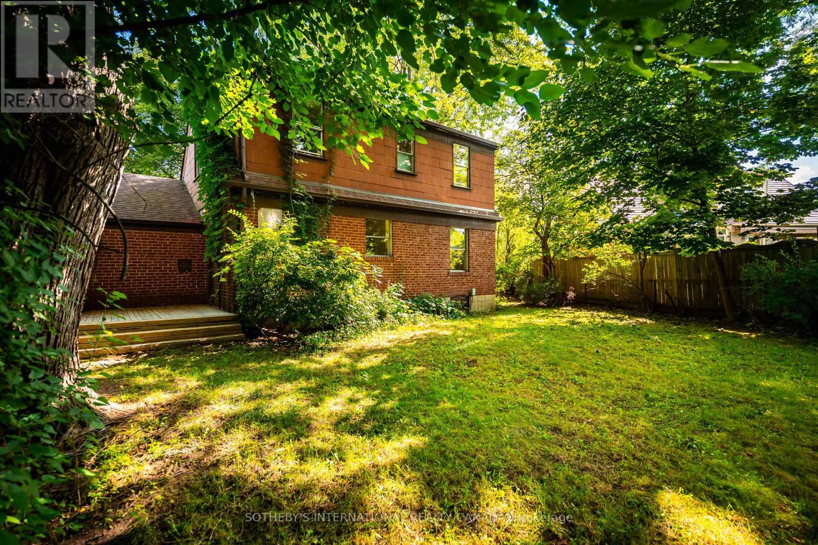 2050 Russett Road, Mississauga, Ontario  L4Y 1B9 - Photo 17 - W13746936