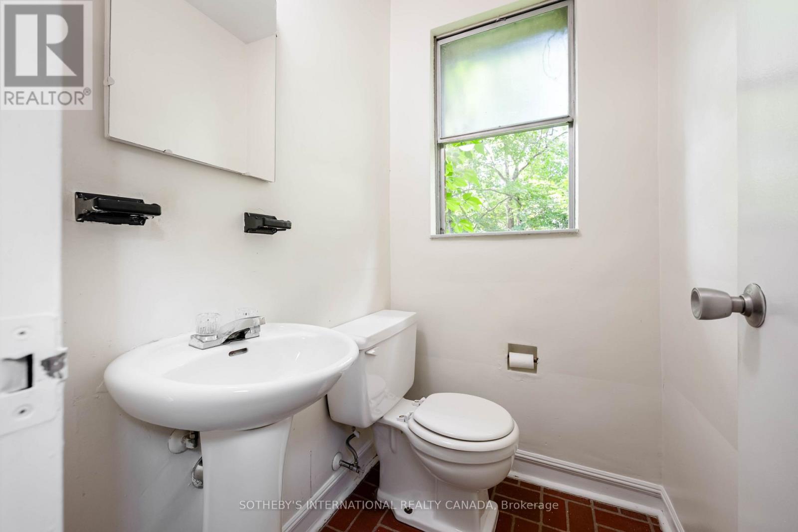 2050 Russett Road, Mississauga, Ontario  L4Y 1B9 - Photo 18 - W13746936