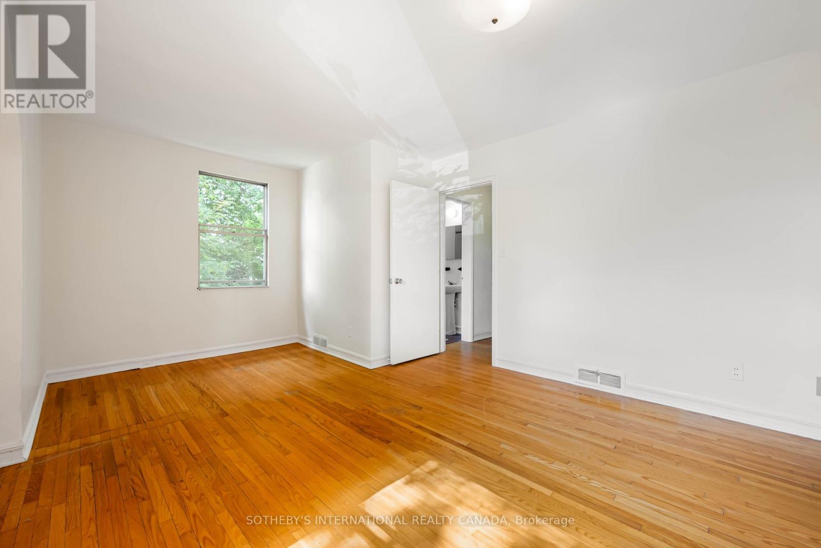 2050 Russett Road, Mississauga, Ontario  L4Y 1B9 - Photo 22 - W13746936