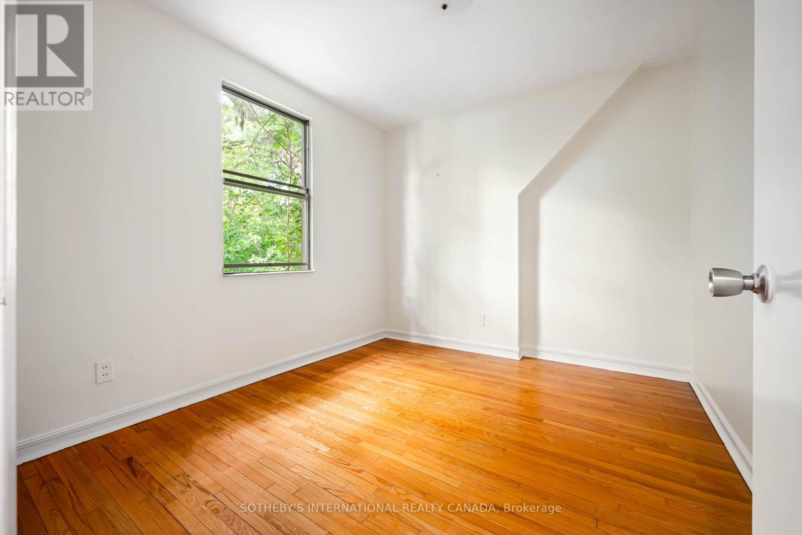 2050 Russett Road, Mississauga, Ontario  L4Y 1B9 - Photo 25 - W13746936