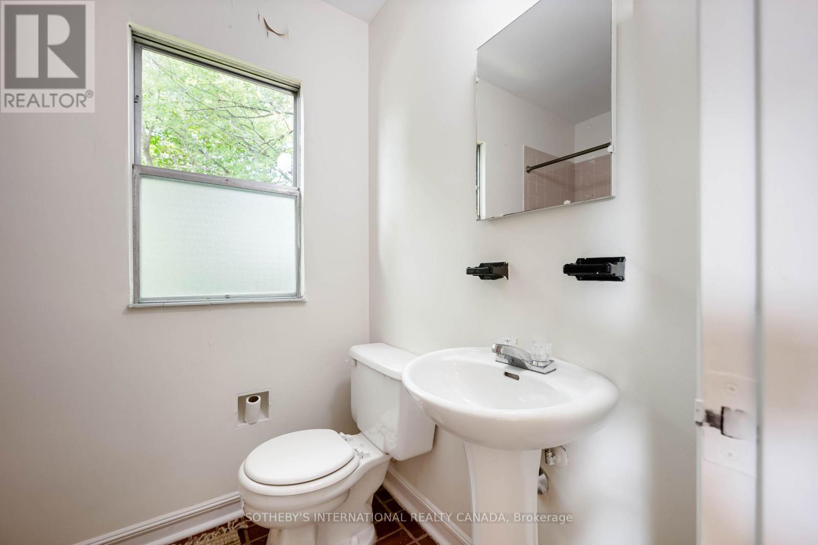 2050 Russett Road, Mississauga, Ontario  L4Y 1B9 - Photo 29 - W13746936
