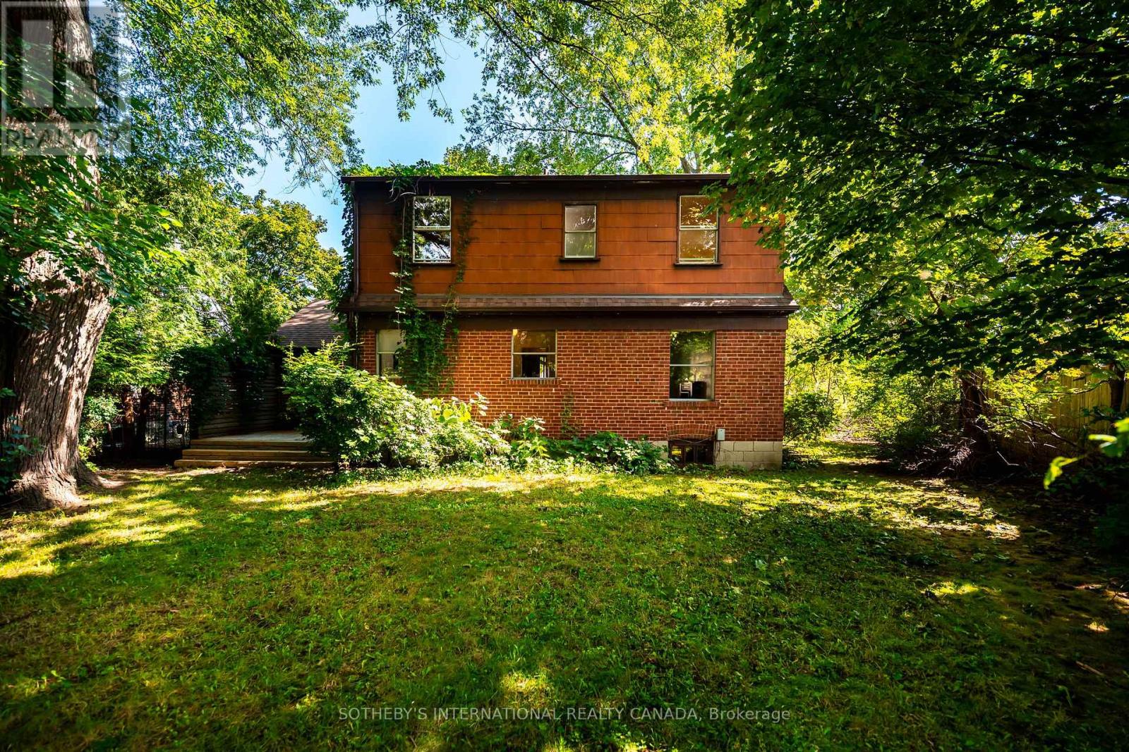 2050 Russett Road, Mississauga, Ontario  L4Y 1B9 - Photo 36 - W13746936
