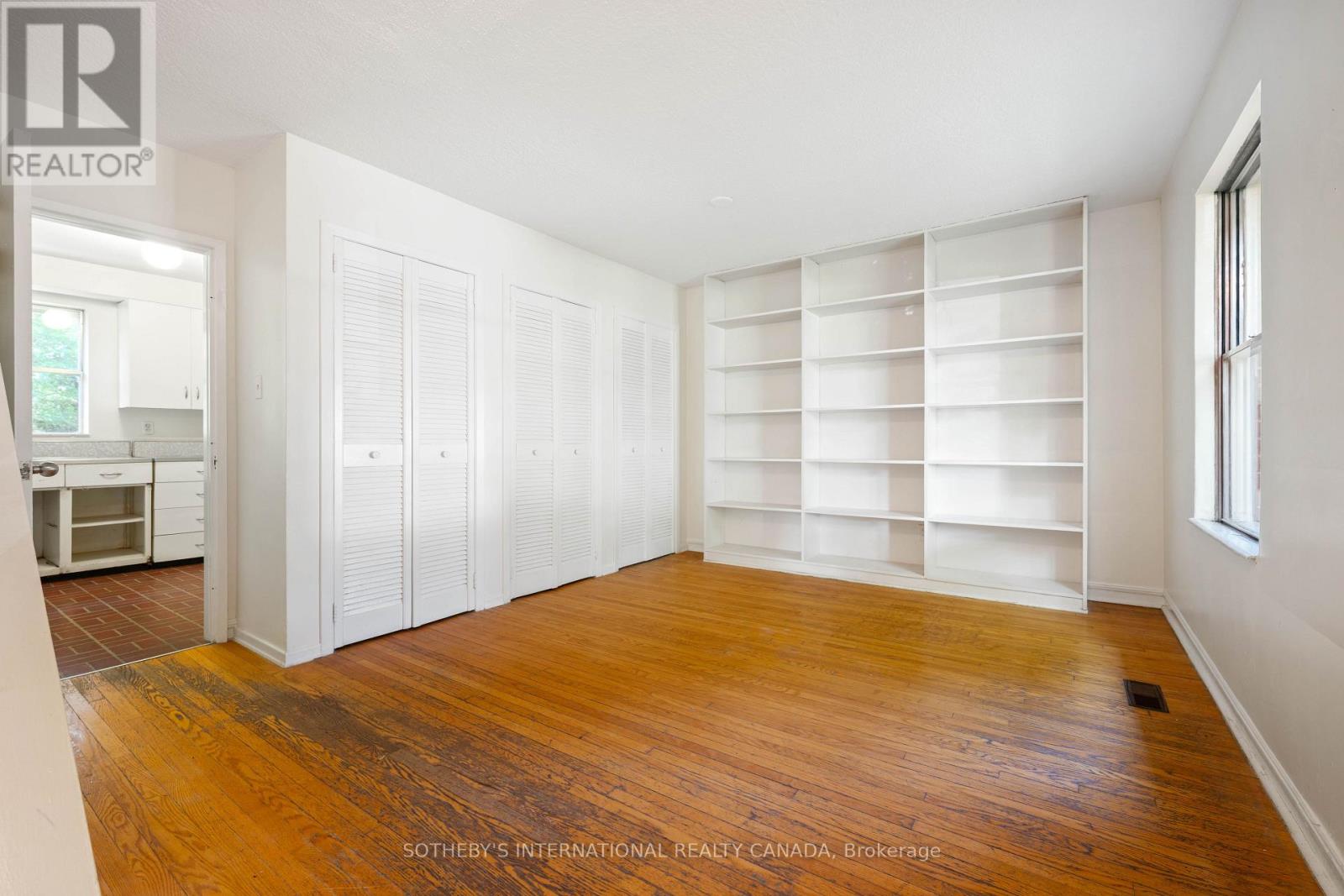 2050 Russett Road, Mississauga, Ontario  L4Y 1B9 - Photo 7 - W13746936