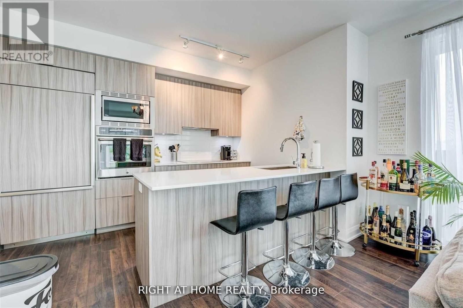 1803 - 56 Annie Craig Drive, Toronto, Ontario  M8V 0C5 - Photo 2 - W13746942