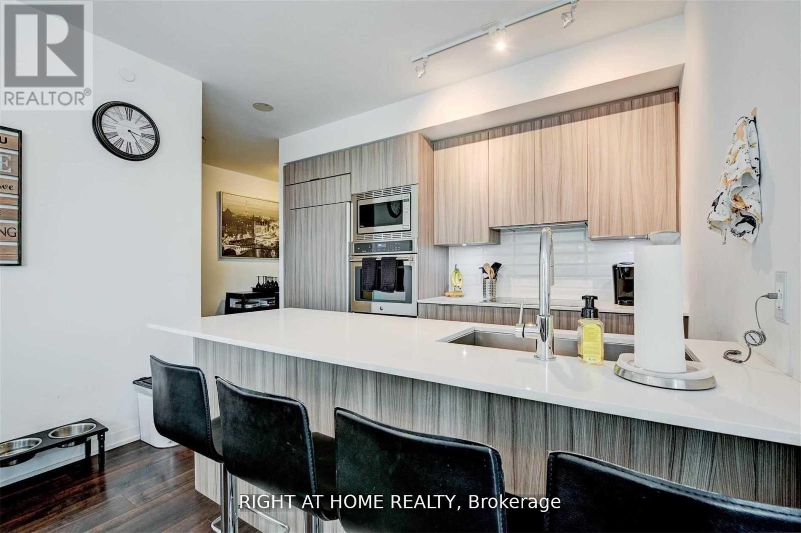 1803 - 56 Annie Craig Drive, Toronto, Ontario  M8V 0C5 - Photo 3 - W13746942