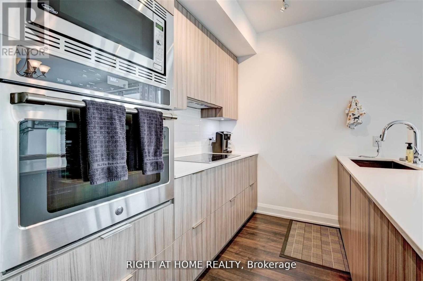 1803 - 56 Annie Craig Drive, Toronto, Ontario  M8V 0C5 - Photo 4 - W13746942