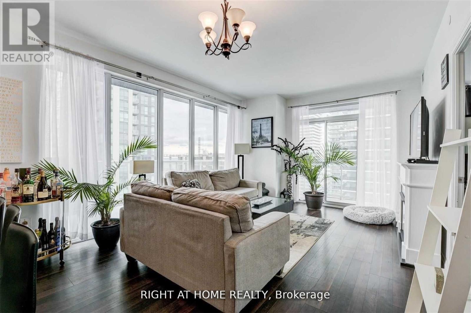 1803 - 56 Annie Craig Drive, Toronto, Ontario  M8V 0C5 - Photo 7 - W13746942