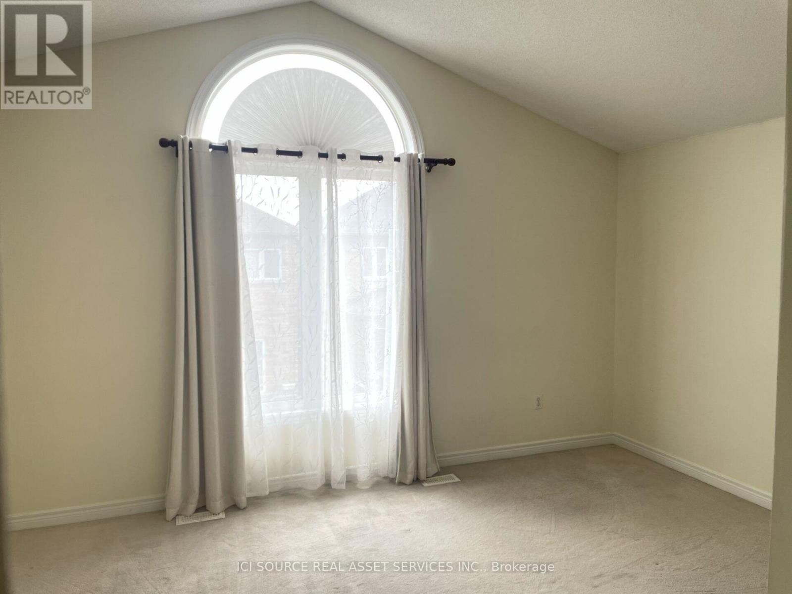 Upper - 646 Coach Drive, Mississauga, Ontario  L5R 0C5 - Photo 14 - W13746970