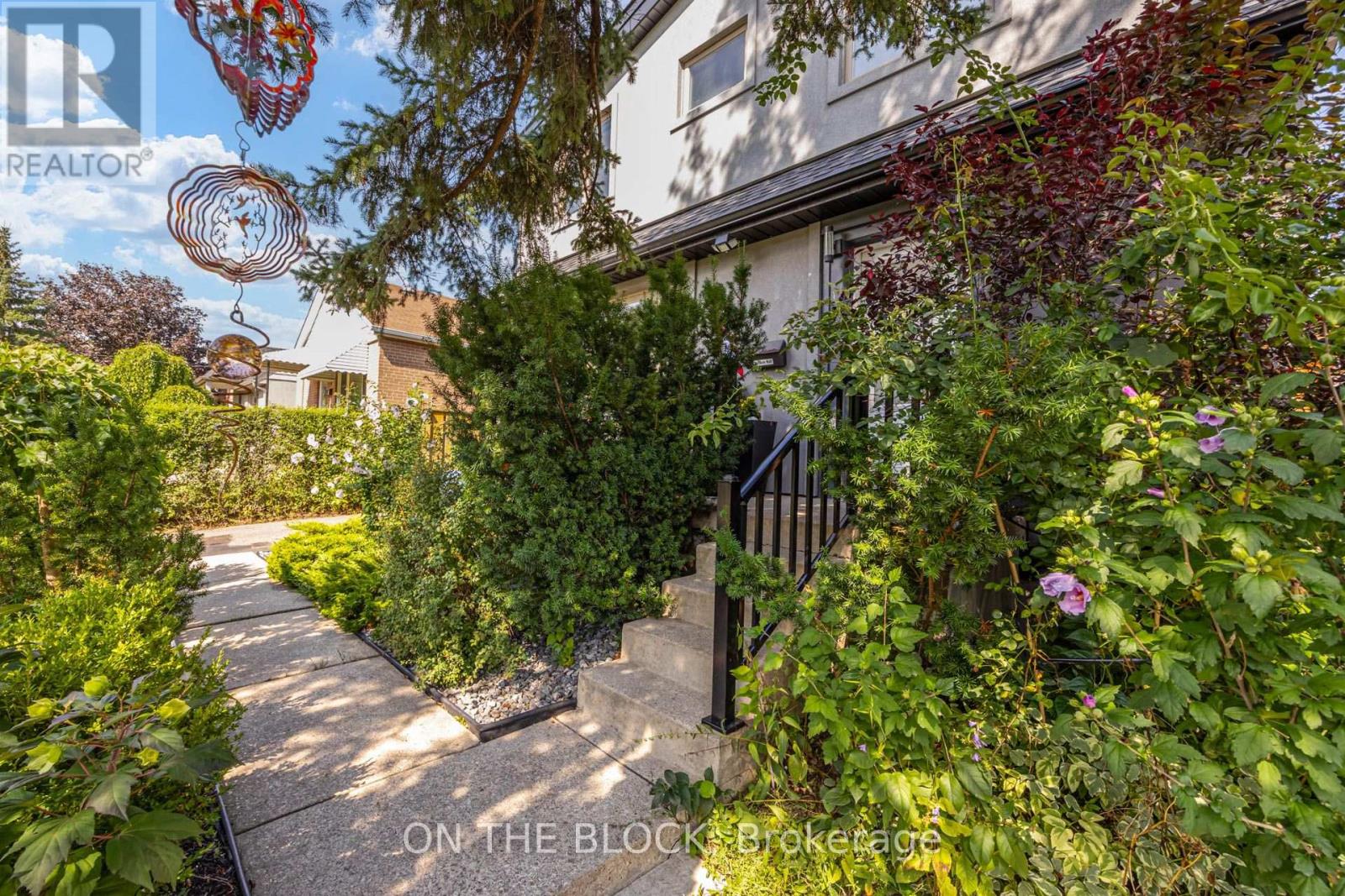 122 Allenby Avenue, Toronto, Ontario  M9W 1T3 - Photo 2 - W13746980