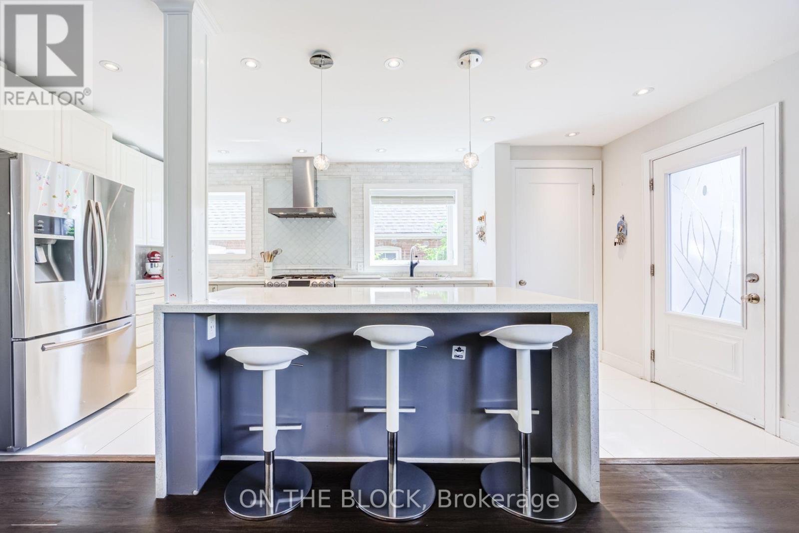 122 Allenby Avenue, Toronto, Ontario  M9W 1T3 - Photo 6 - W13746980