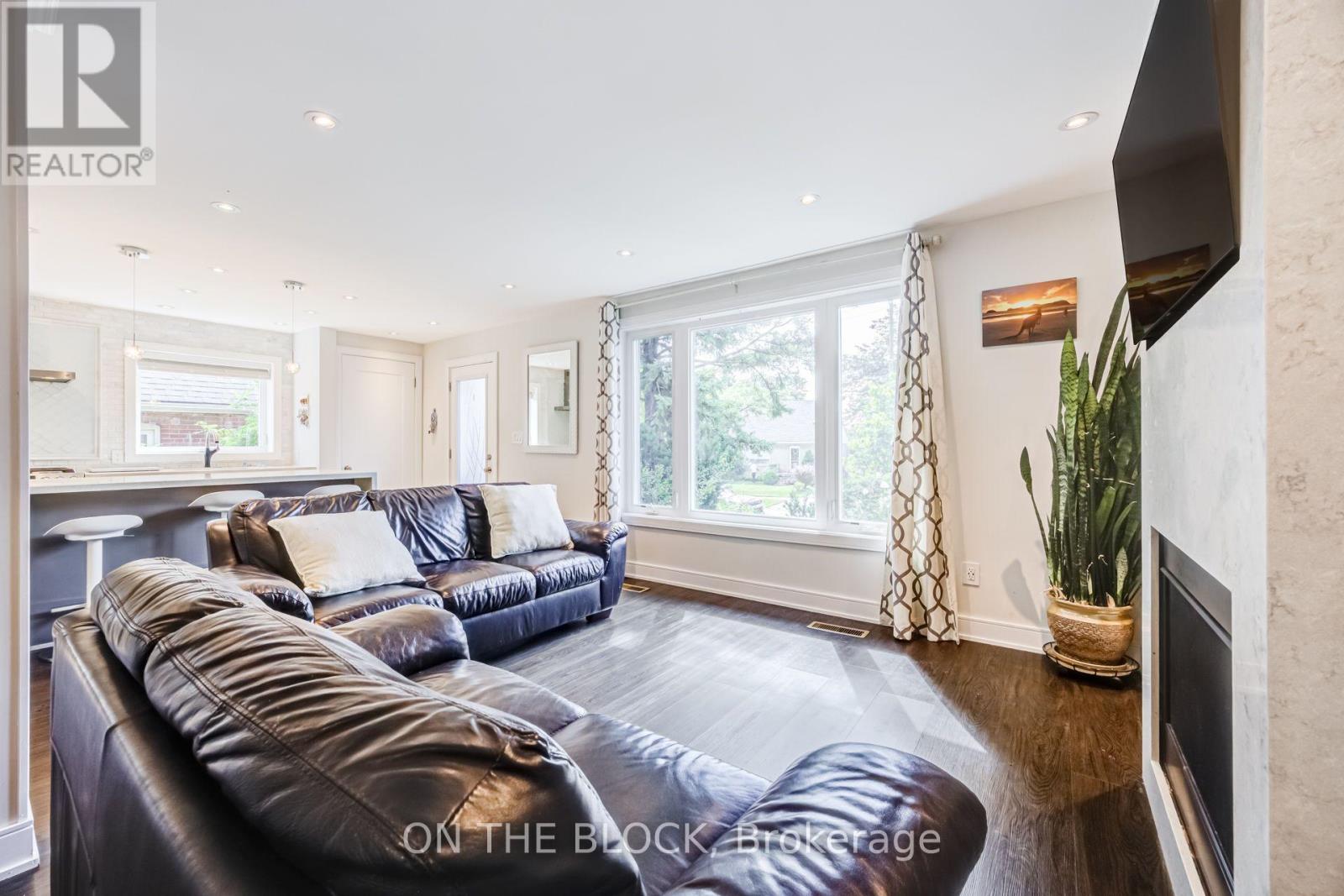 122 Allenby Avenue, Toronto, Ontario  M9W 1T3 - Photo 7 - W13746980