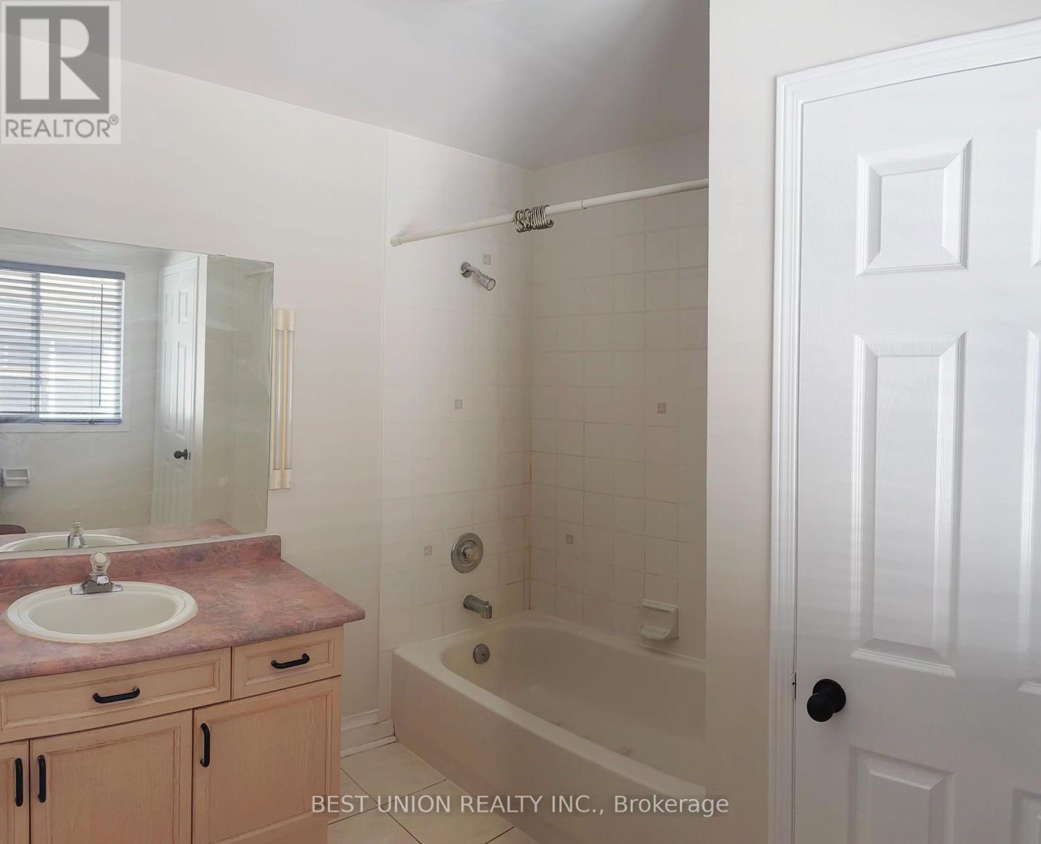 2864 Westbury Court, Mississauga, Ontario  L5M 6B3 - Photo 12 - W13747006