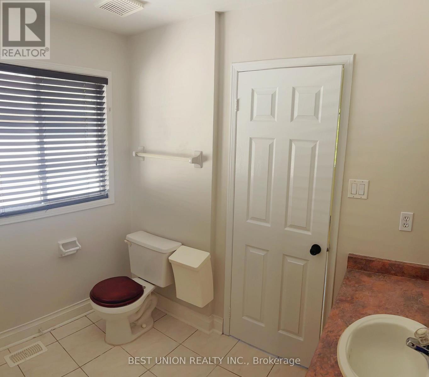 2864 Westbury Court, Mississauga, Ontario  L5M 6B3 - Photo 13 - W13747006
