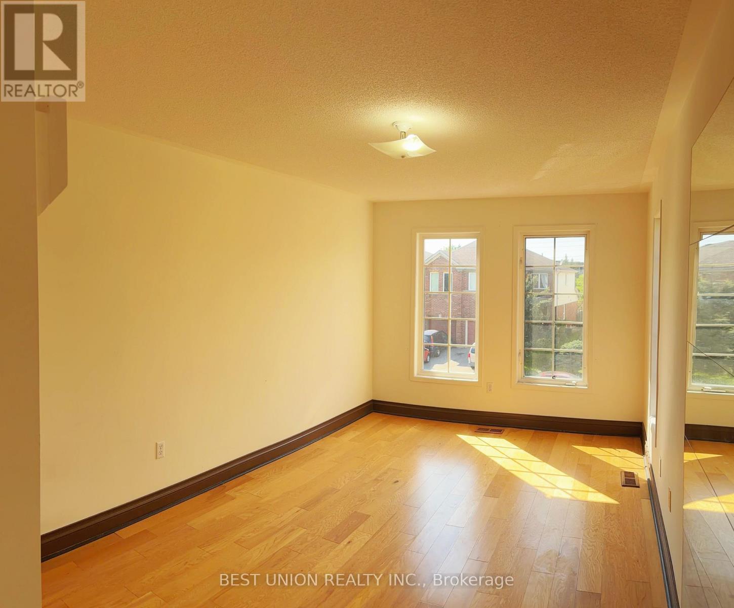 2864 Westbury Court, Mississauga, Ontario  L5M 6B3 - Photo 14 - W13747006