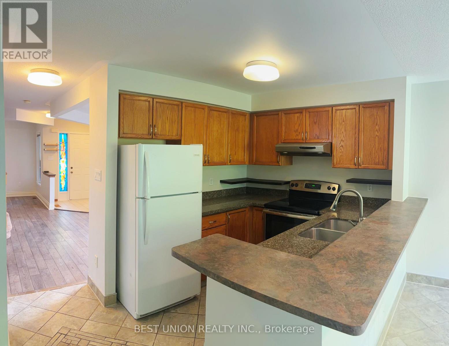 2864 Westbury Court, Mississauga, Ontario  L5M 6B3 - Photo 7 - W13747006