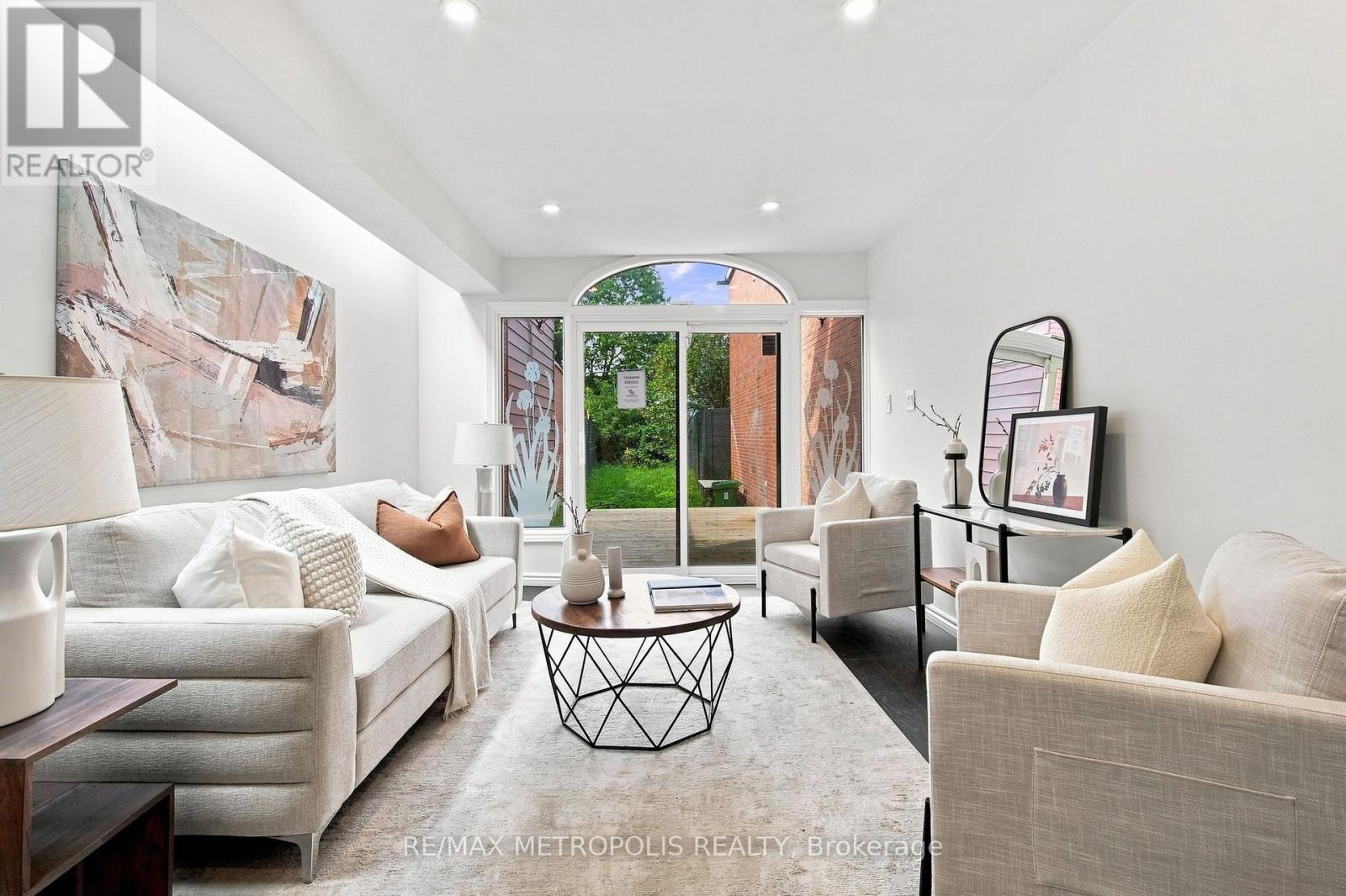 24 Marion Street, Toronto, Ontario  M6R 1E5 - Photo 17 - W13747022