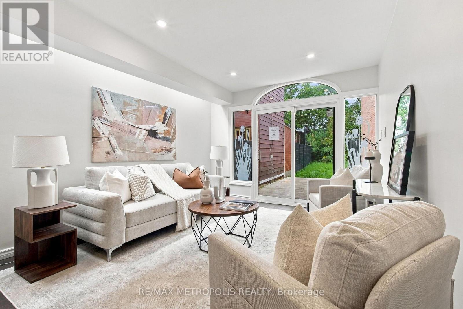 24 Marion Street, Toronto, Ontario  M6R 1E5 - Photo 18 - W13747022
