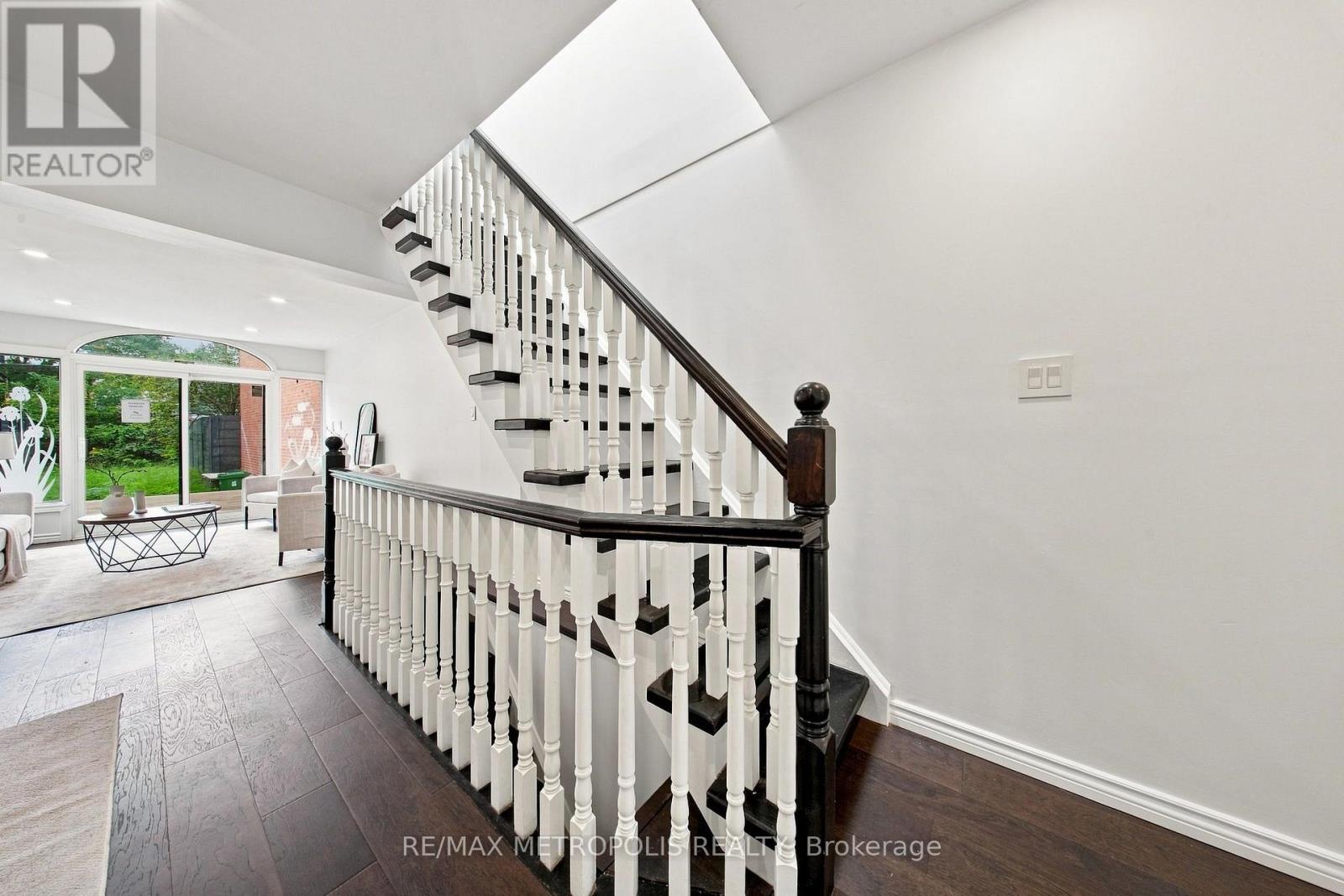 24 Marion Street, Toronto, Ontario  M6R 1E5 - Photo 21 - W13747022