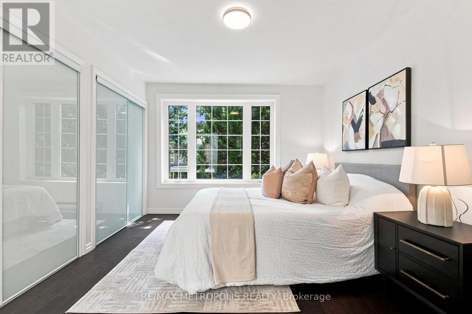 24 Marion Street, Toronto, Ontario  M6R 1E5 - Photo 25 - W13747022