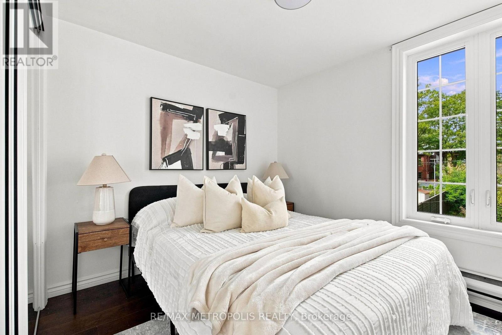 24 Marion Street, Toronto, Ontario  M6R 1E5 - Photo 29 - W13747022