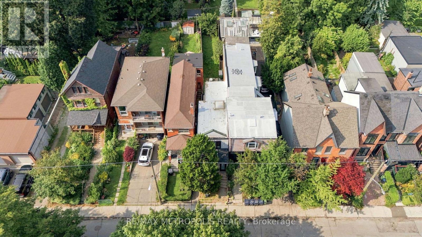 24 Marion Street, Toronto, Ontario  M6R 1E5 - Photo 3 - W13747022
