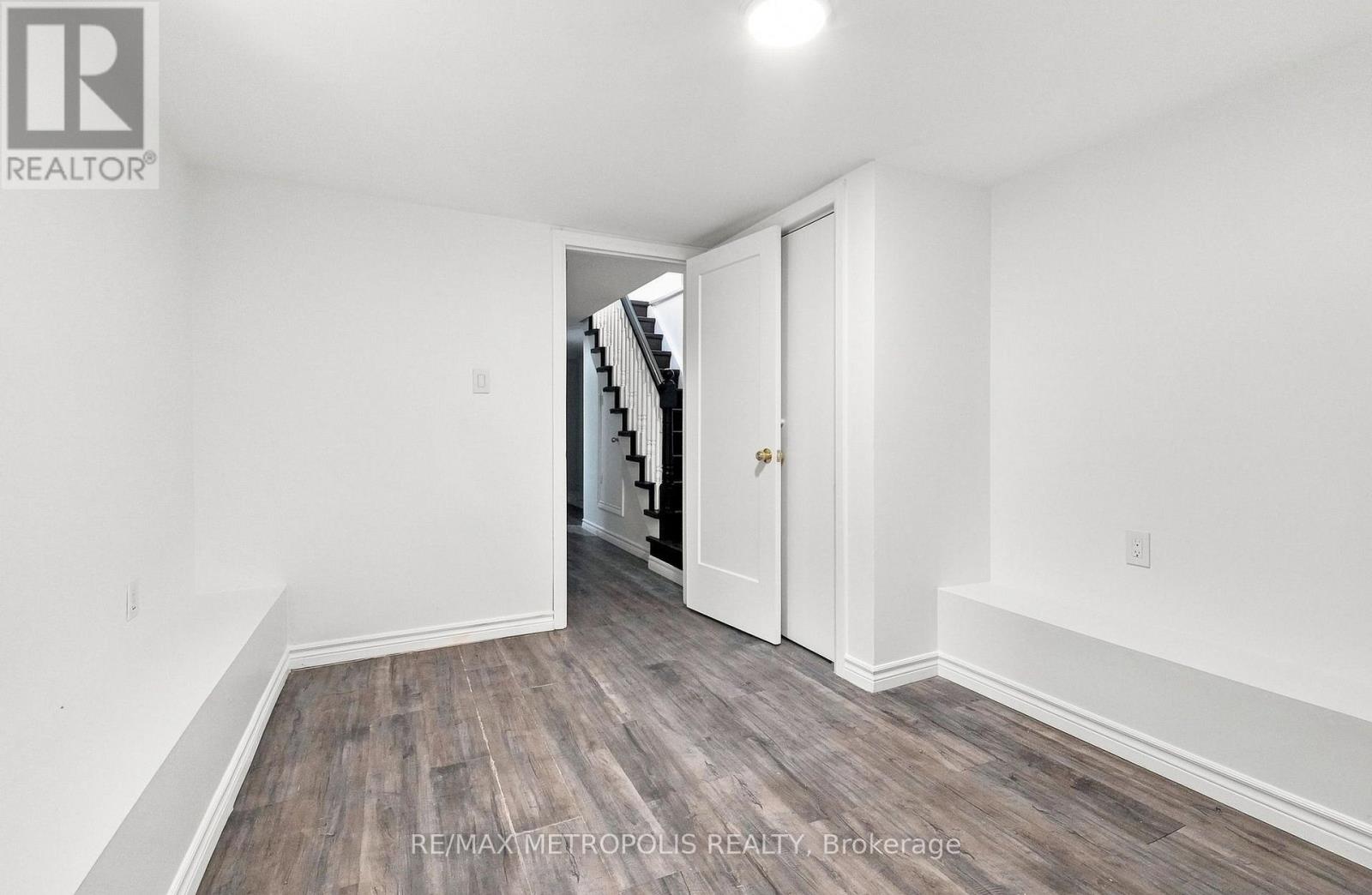 24 Marion Street, Toronto, Ontario  M6R 1E5 - Photo 32 - W13747022
