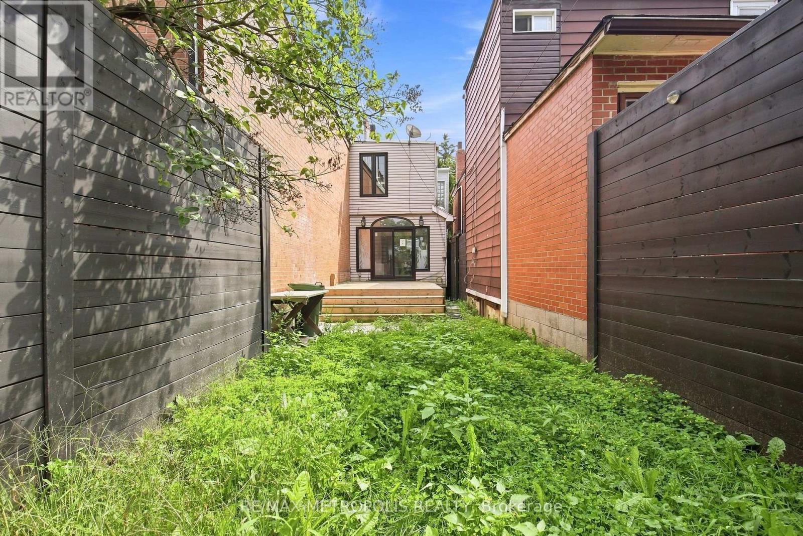 24 Marion Street, Toronto, Ontario  M6R 1E5 - Photo 39 - W13747022