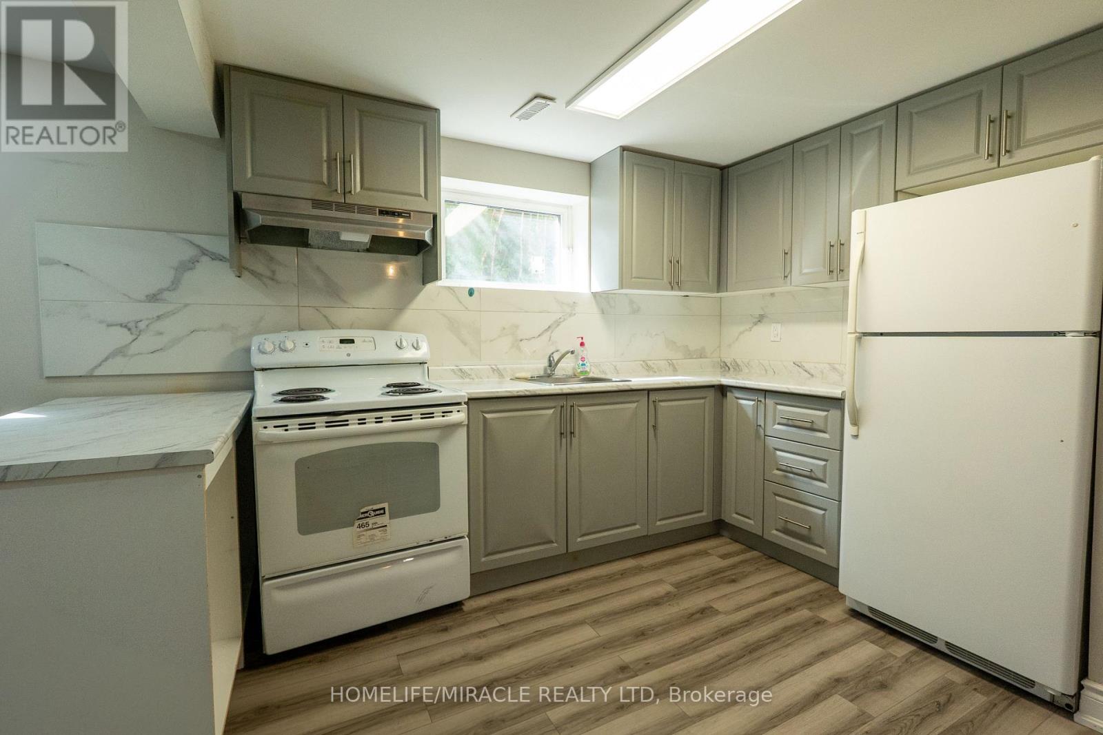 12 Brubeck Road, Toronto, Ontario  M9M 1W7 - Photo 11 - W13747048