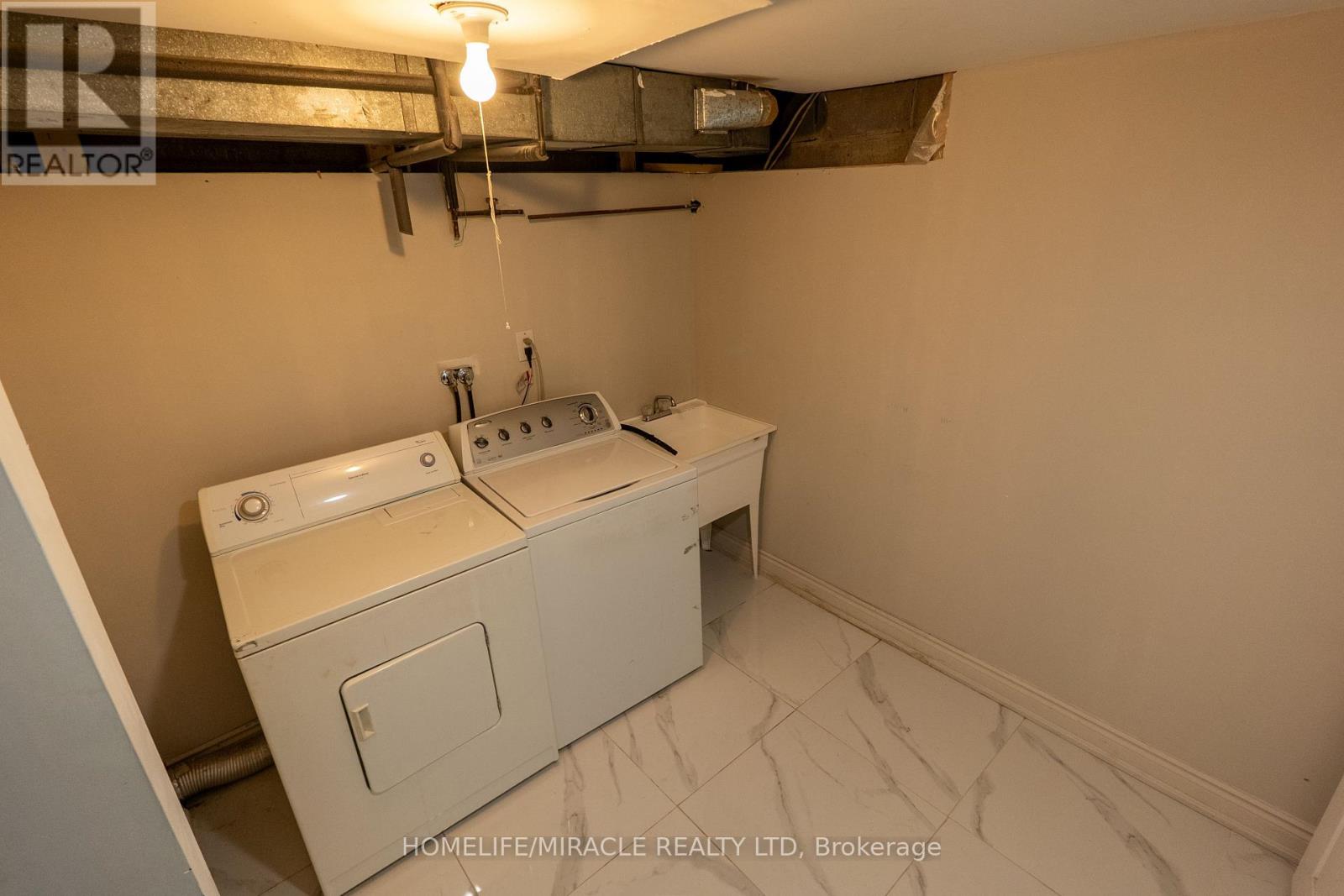 12 Brubeck Road, Toronto, Ontario  M9M 1W7 - Photo 22 - W13747048