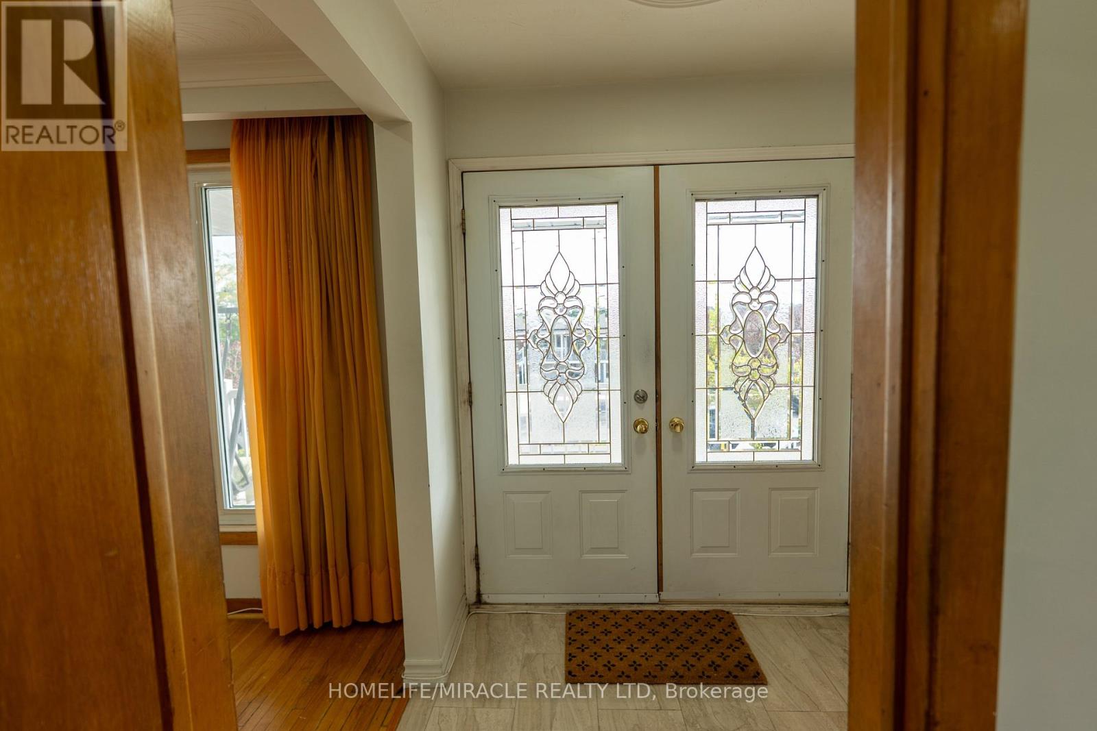 12 Brubeck Road, Toronto, Ontario  M9M 1W7 - Photo 5 - W13747048
