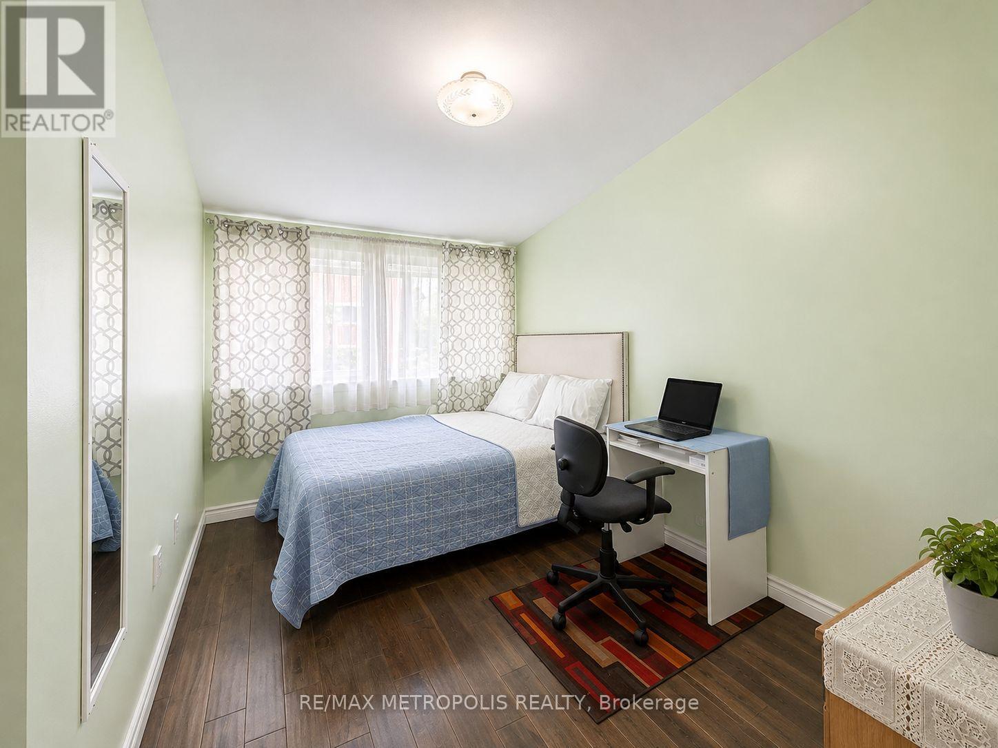 24 Enclave Mews, Toronto, Ontario  M3M 3J6 - Photo 12 - W13747064