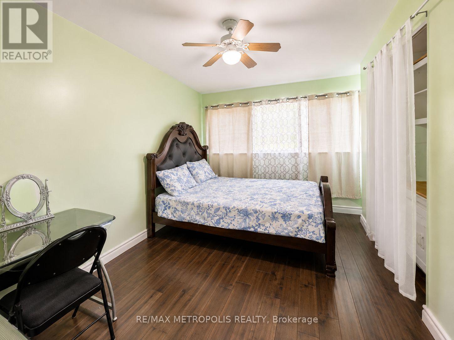 24 Enclave Mews, Toronto, Ontario  M3M 3J6 - Photo 13 - W13747064