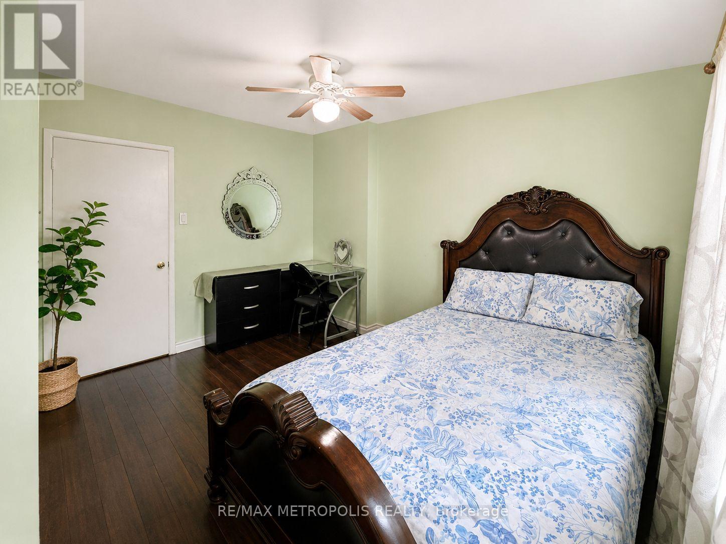 24 Enclave Mews, Toronto, Ontario  M3M 3J6 - Photo 14 - W13747064