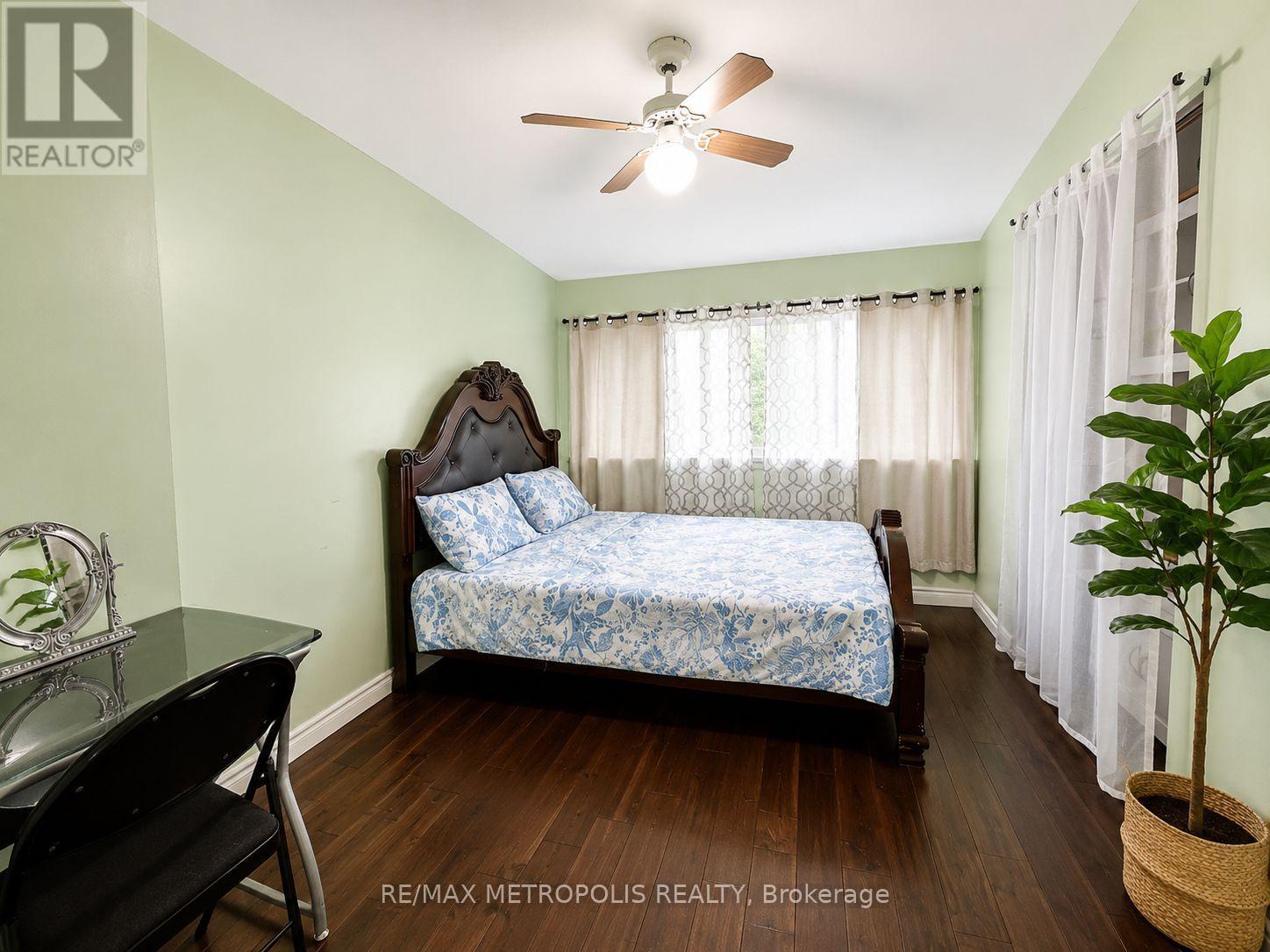 24 Enclave Mews, Toronto, Ontario  M3M 3J6 - Photo 15 - W13747064